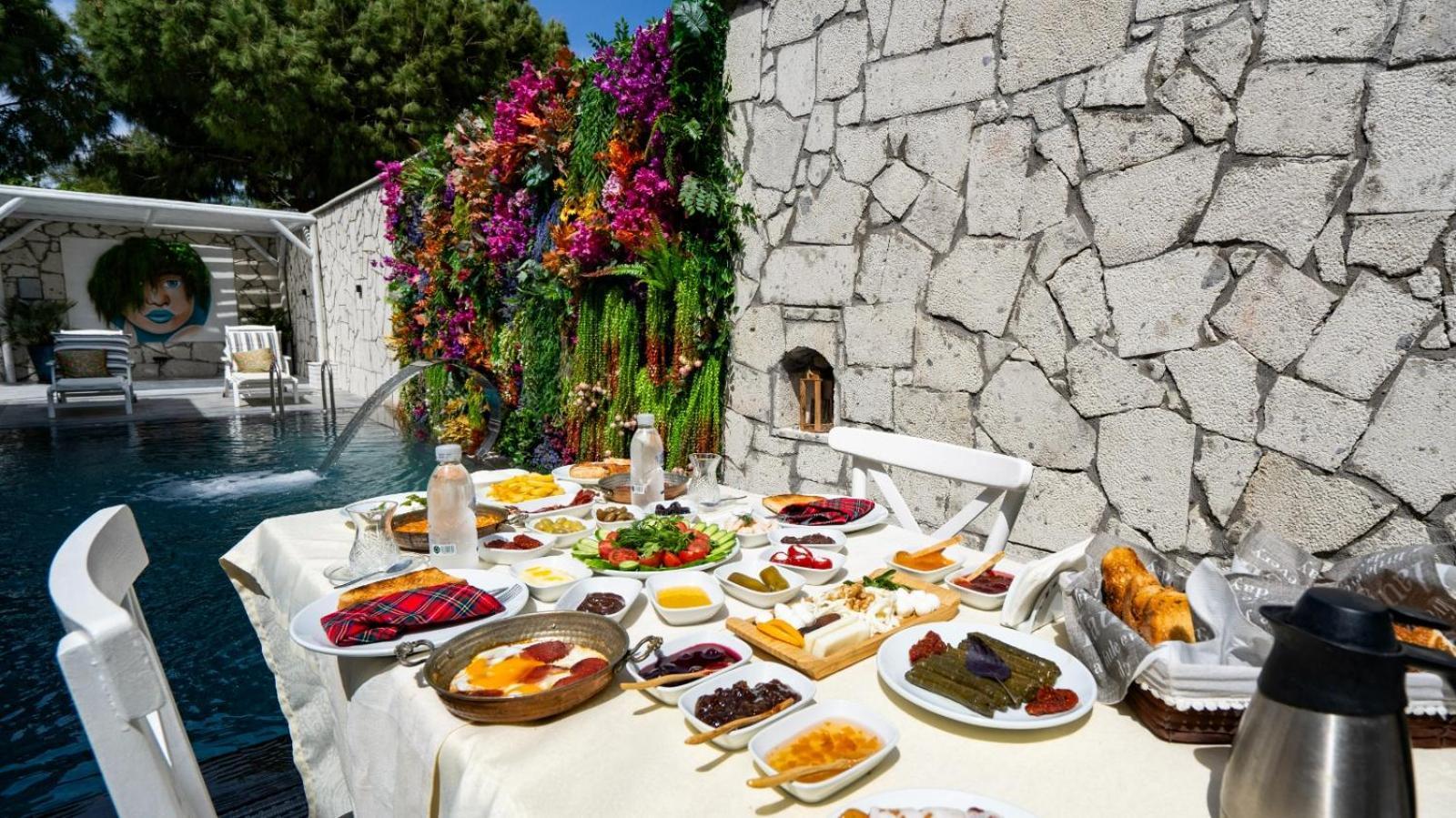 Lulu Inn Hotel Çeşme Exterior foto